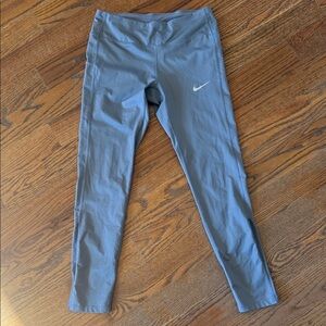 Nike Dri-FIT leggings (women’s, size M)